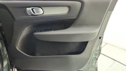 Volvo XC40 Plus B5 AWD 2026