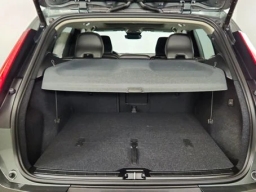 Volvo XC40 Plus B5 AWD 2026