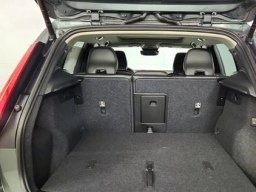 Volvo XC40 Plus B5 AWD 2026