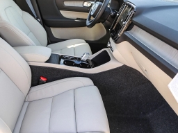 Volvo XC40 Plus B5 AWD 2026