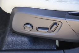 Volvo XC40 Plus B5 AWD 2026