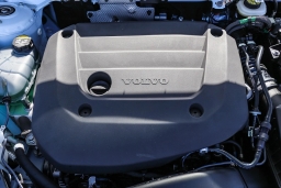 Volvo XC40 Plus B5 AWD 2026