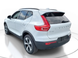 Volvo XC40 Plus B5 AWD 2026