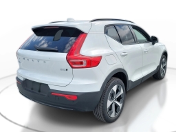 Volvo XC40 Plus B5 AWD 2026
