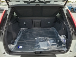 Volvo XC40 Plus B5 AWD 2026