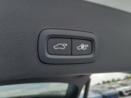 Volvo XC40 Plus B5 AWD 2026