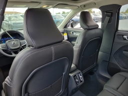 Volvo XC40 Plus B5 AWD 2026