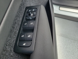 Volvo XC40 Plus B5 AWD 2026
