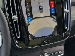 Volvo XC40 Plus B5 AWD 2026