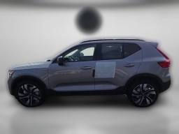 Volvo XC40 Plus B5 AWD 2026
