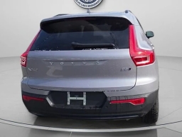 Volvo XC40 Plus B5 AWD 2026