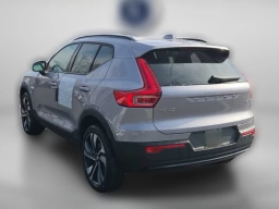 Volvo XC40 Plus B5 AWD 2026