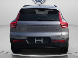 Volvo XC40 Plus B5 AWD 2026