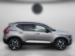 Volvo XC40 Plus B5 AWD 2026
