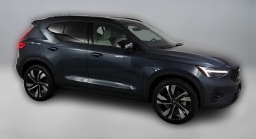 Volvo XC40 Plus B5 AWD 2026