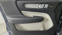 Volvo XC40 Plus B5 AWD 2026