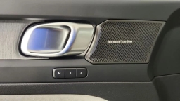 Volvo XC40 Plus B5 AWD 2026