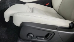 Volvo XC40 Plus B5 AWD 2026