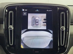 Volvo XC40 Plus B5 AWD 2026