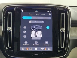 Volvo XC40 Plus B5 AWD 2026