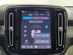 Volvo XC40 Plus B5 AWD 2026