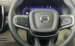Volvo XC40 Plus B5 AWD 2026