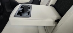 Volvo XC40 Plus B5 AWD 2026