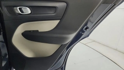 Volvo XC40 Plus B5 AWD 2026
