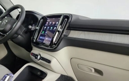 Volvo XC40 Plus B5 AWD 2026