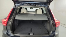 Volvo XC40 Plus B5 AWD 2026