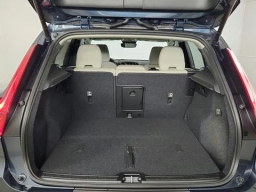 Volvo XC40 Plus B5 AWD 2026