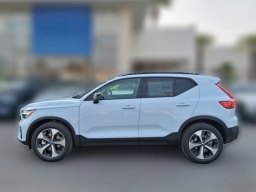 Volvo XC40 Plus B5 AWD 2026