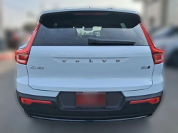 Volvo XC40 Plus B5 AWD 2026