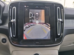 Volvo XC40 Plus B5 AWD 2026