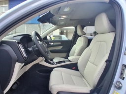 Volvo XC40 Plus B5 AWD 2026