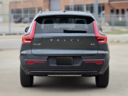 Volvo XC40 Plus B5 AWD 2026