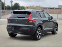 Volvo XC40 Plus B5 AWD 2026