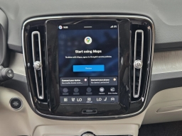 Volvo XC40 Plus B5 AWD 2026