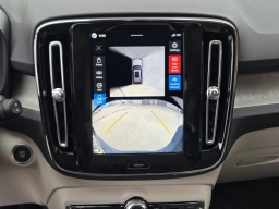 Volvo XC40 Plus B5 AWD 2026