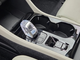 Volvo XC40 Plus B5 AWD 2026