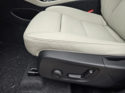 Volvo XC40 Plus B5 AWD 2026