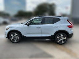 Volvo XC40 Plus B5 AWD 2026