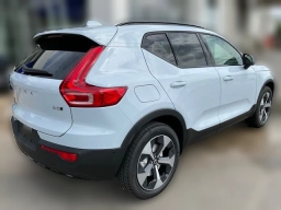 Volvo XC40 Plus B5 AWD 2026