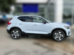 Volvo XC40 Plus B5 AWD 2026
