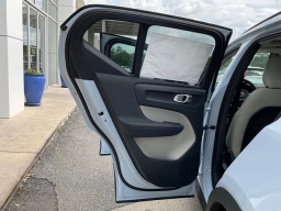 Volvo XC40 Plus B5 AWD 2026