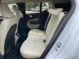 Volvo XC40 Plus B5 AWD 2026