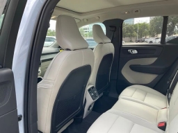 Volvo XC40 Plus B5 AWD 2026