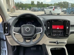 Volvo XC40 Plus B5 AWD 2026