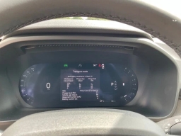 Volvo XC40 Plus B5 AWD 2026