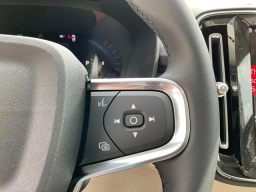 Volvo XC40 Plus B5 AWD 2026